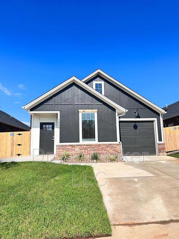 House for rent at 1002 Riva Parkway, Norman, OK 73071