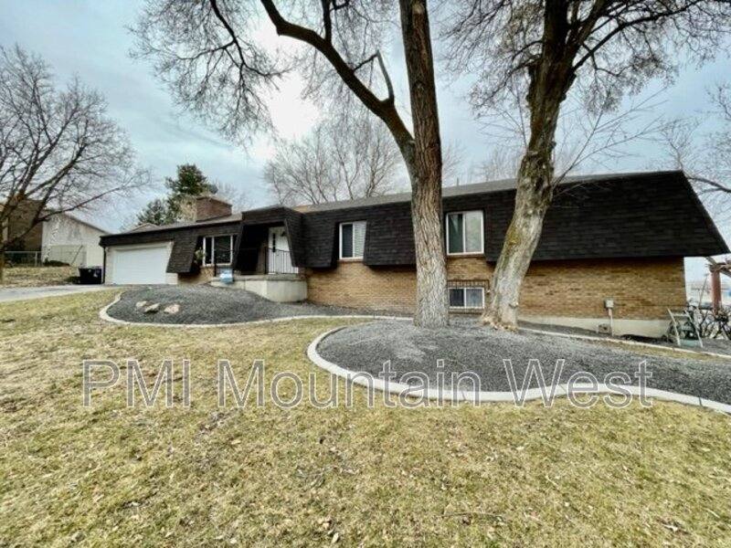 Apartment for rent at 2616 E Towne Dr, Salt Lake City, UT 84121