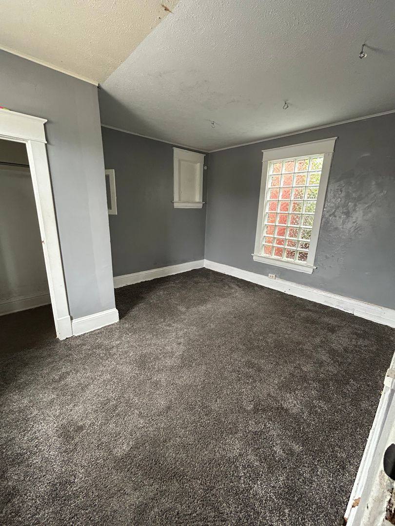 Apartment for rent at 426 W 7th St, Mishawaka, IN 46544