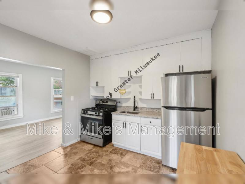 Apartment for rent at 506 E Linus St Uppr, Milwaukee, WI 53207