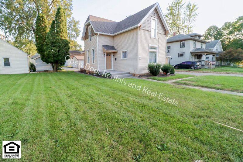 Apartment for rent at 428 1 2 Lincoln Highway E, New Haven, IN 46774