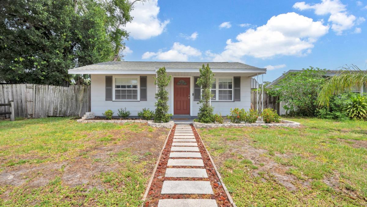 House for rent at 1153 54th Ave N, Saint Petersburg, FL 33703