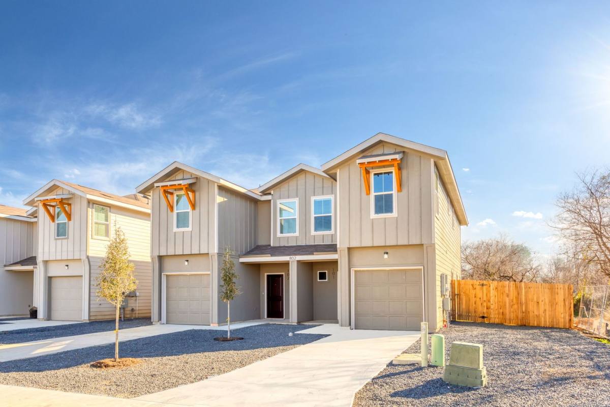 Townhouse for rent at 826 Soria Place, San Antonio, TX 78223