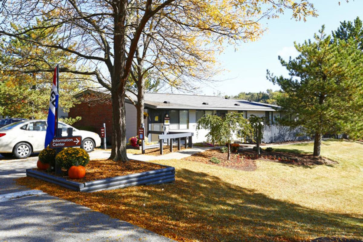 Apartment for rent at 100 Pine Ridge Dr, Oakdale, PA 15071
