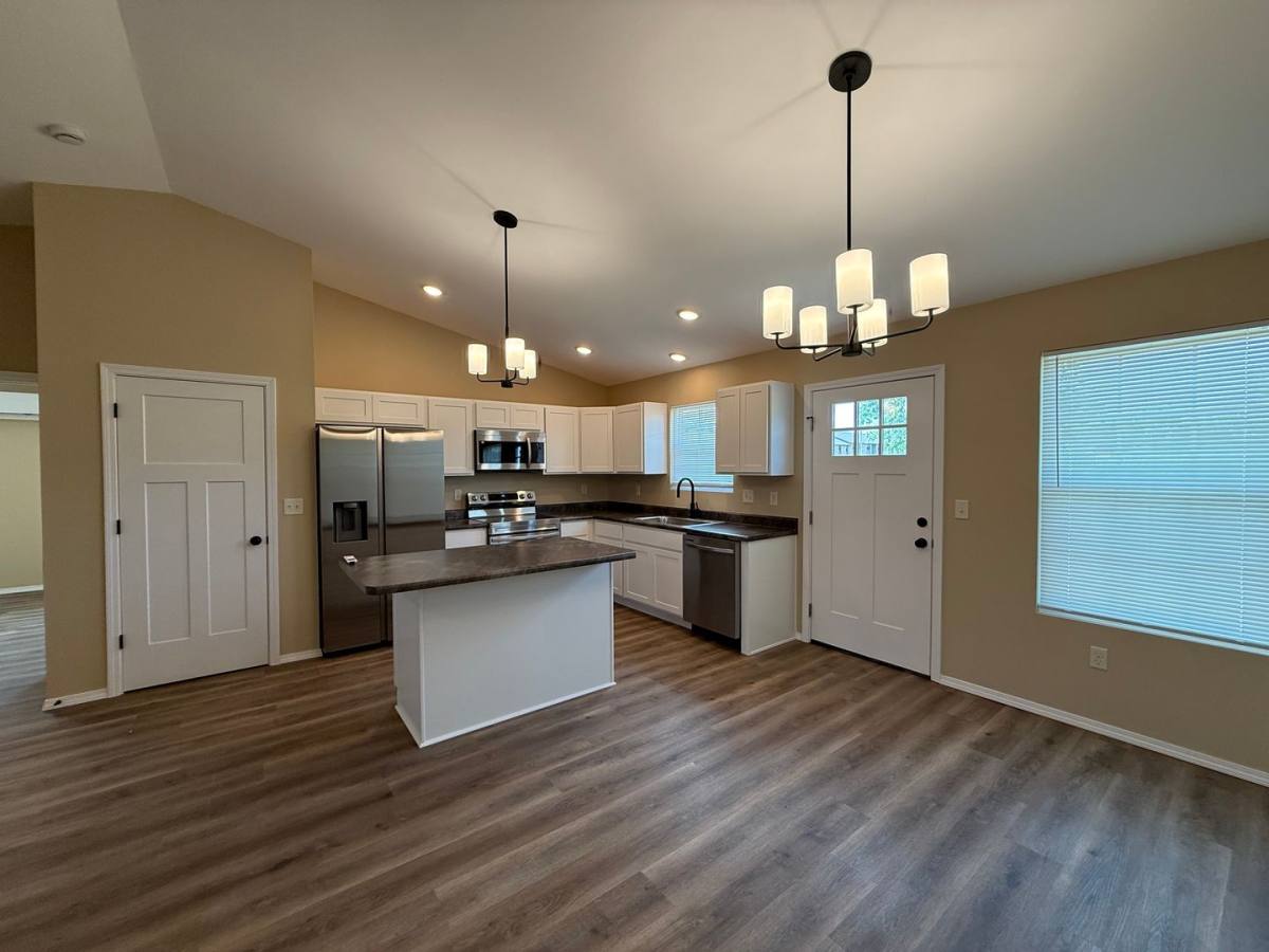 House for rent at 1300 Evergreen Ave, Hollister, MO 65672