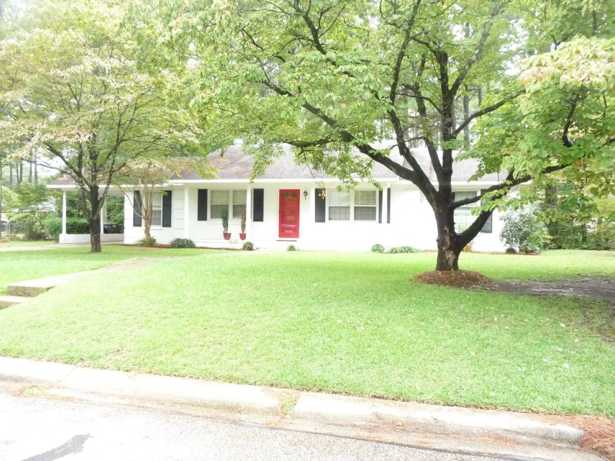 House for rent at 322 Kirkwood Rd, Fayetteville, NC 28303