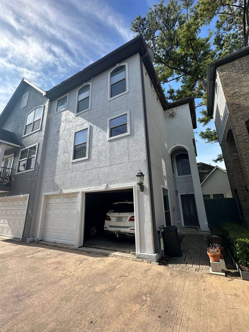 Townhouse for rent at 3710 Sherwood Lane, Houston, TX 77092