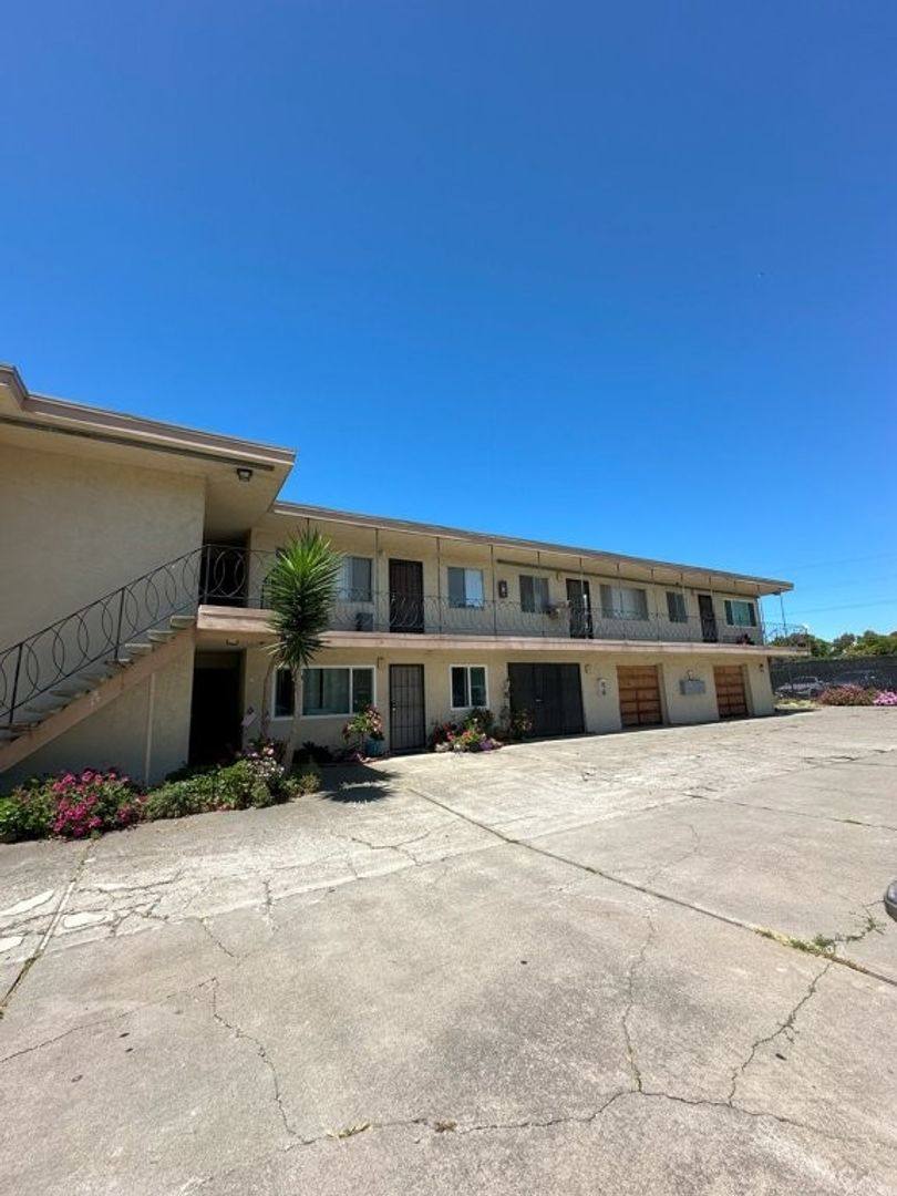 Apartment for rent at 586 Berry Ave, Hayward, CA 94544