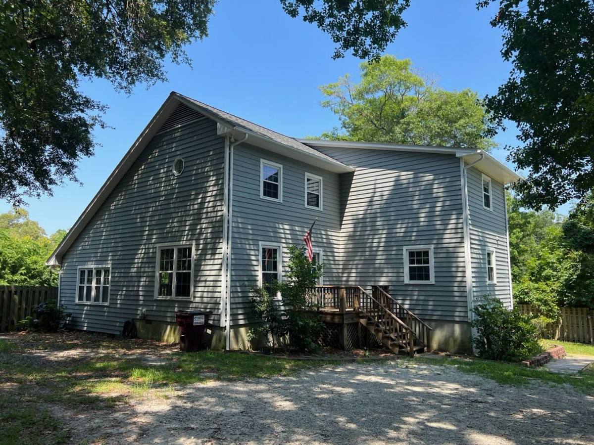 House for rent at 205 Harveys Lane, Hampstead, NC 28443