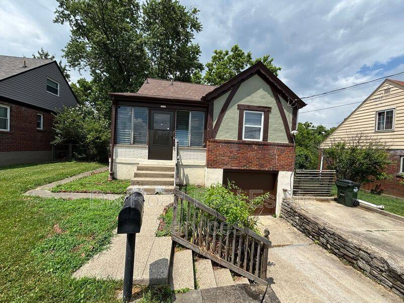 House for rent at 3330 Van Zandt Dr, Cincinnati, OH 45211