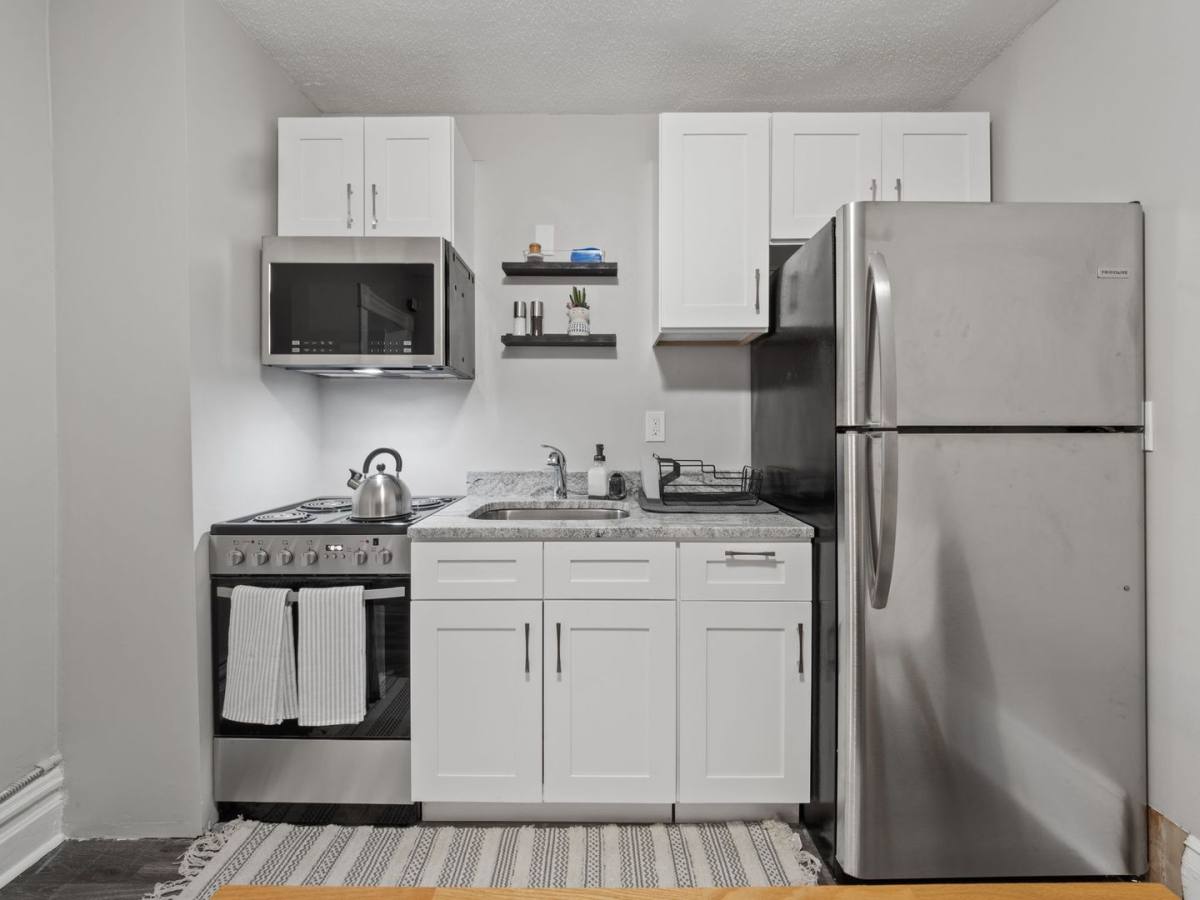 Apartment for rent at 562 Edmund Ave W, Saint Paul, MN 55103