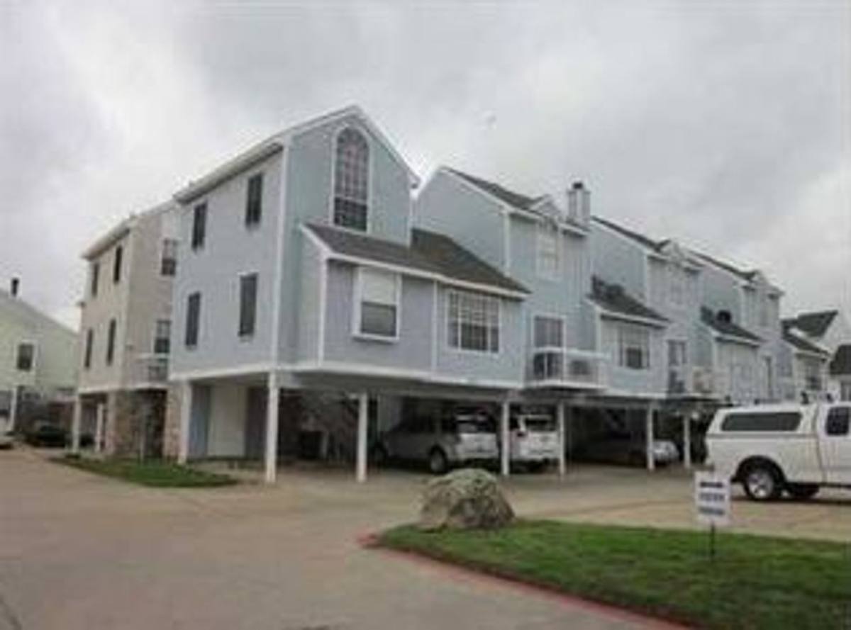 Townhouse for rent at 306 Settlers Park Dr, Shreveport, LA 71115