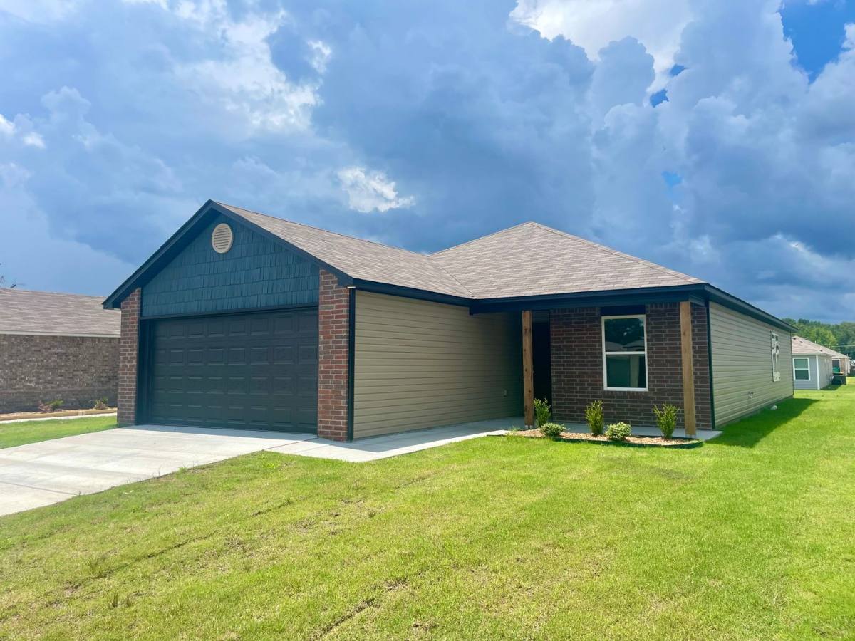House for rent at 7 Fallen Oak, Conway, AR 72032