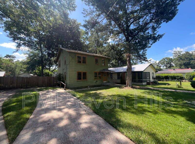 Apartment for rent at 1428 N M L King Blvd #1, Tallahassee, FL 32303