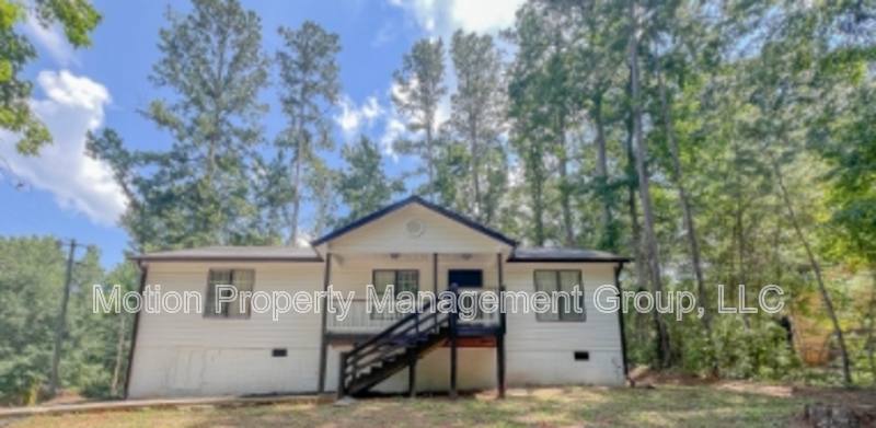 House for rent at 7155 Pineneedle Dr SW, Covington, GA 30014
