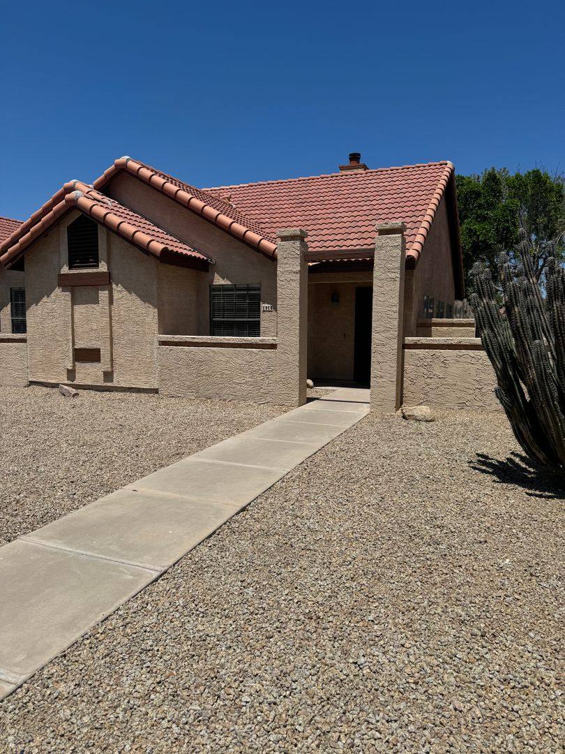 House for rent at 1918 E Velvet Dr, Tempe, AZ 85284