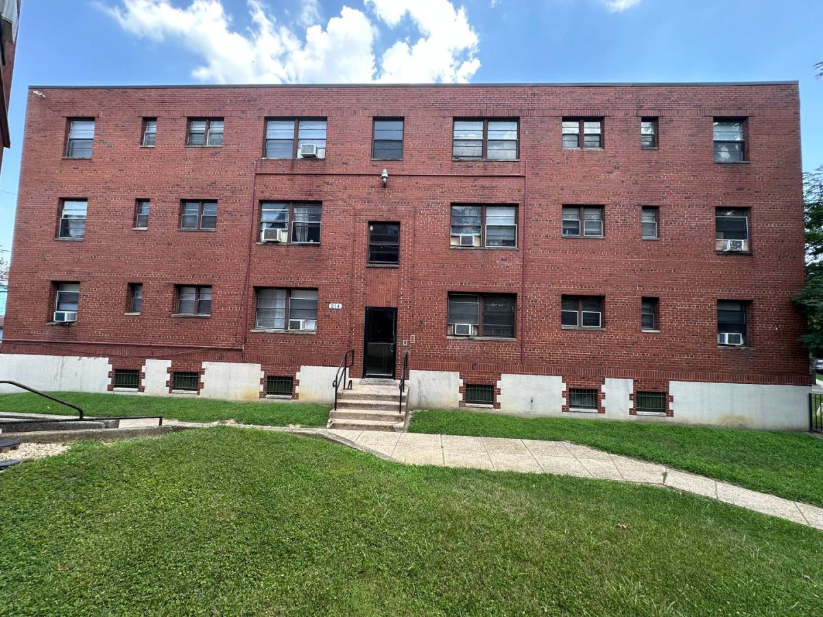 Apartment for rent at 214 Kenilworth Ave NE, Washington, DC 20019