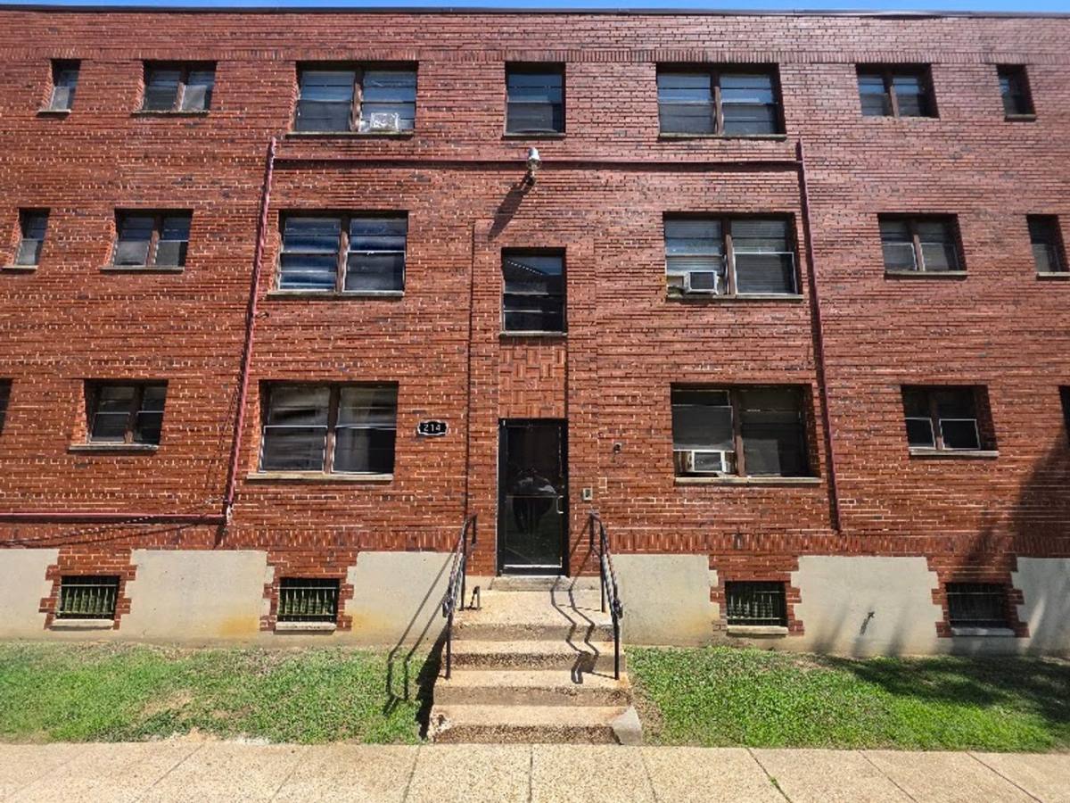 Apartment for rent at 214 Kenilworth Ave NE, Washington, DC 20019