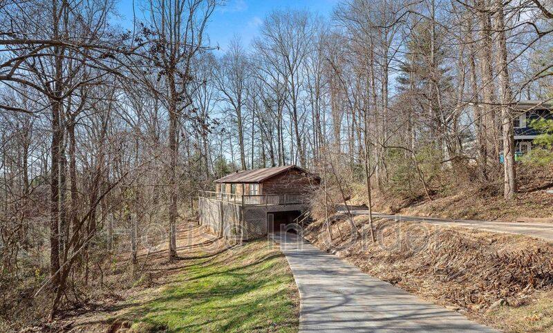 House for rent at 42 Mountain Site Lane, Asheville, NC 28803