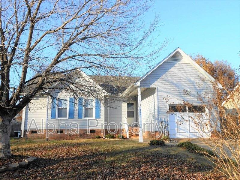 House for rent at 305 Fairdale Dr, Simpsonville, SC 29681