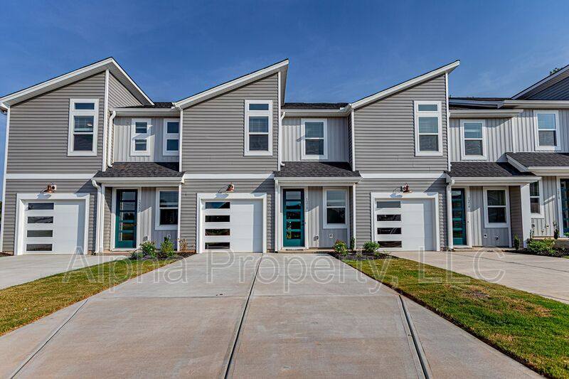 Townhouse for rent at 1218 Westgate Village Dr, Spartanburg, SC 29301