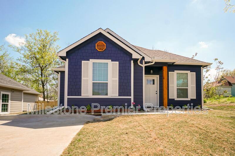House for rent at 320 W Bond St, Denison, TX 75020