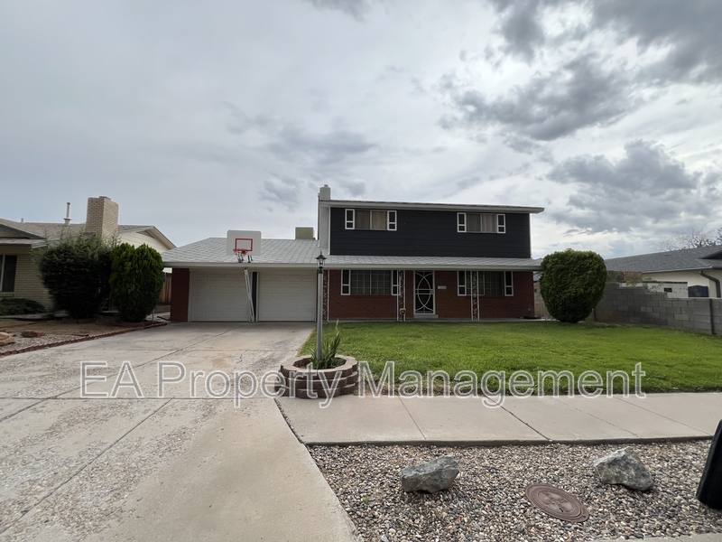 House for rent at 11620 Versailles Ave NE, Albuquerque, NM 87111