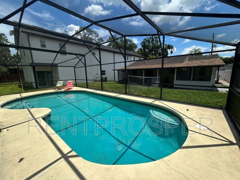 Apartment for rent at 1303 E Harding St W, Orlando, FL 32806