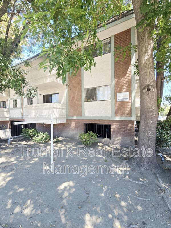 Apartment for rent at 380 W Alameda Ave #J, Burbank, CA 91506