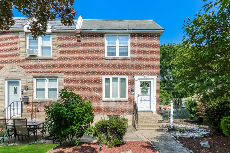 Townhouse for rent at 241 Westpark Lane, Clifton Heights, PA 19018
