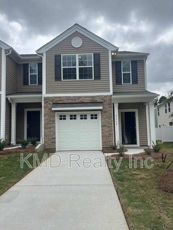 Townhouse for rent at 7117 N Mills Rd, Charlotte, NC 28216