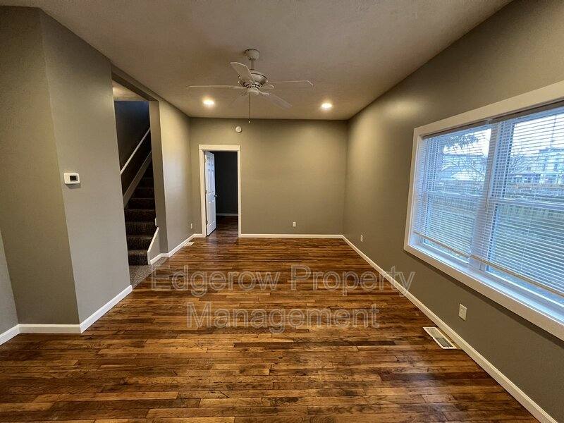 Townhouse for rent at 826 4th St NW, Grand Rapids, MI 49504