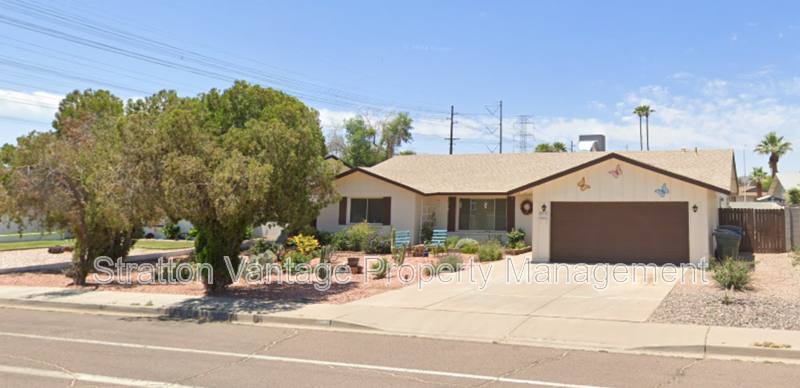 House for rent at 6910 S Lakeshore Dr, Tempe, AZ 85283
