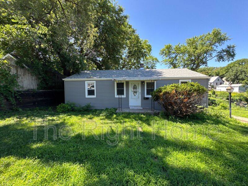 House for rent at 6109 Bedford Ave, Omaha, NE 68104