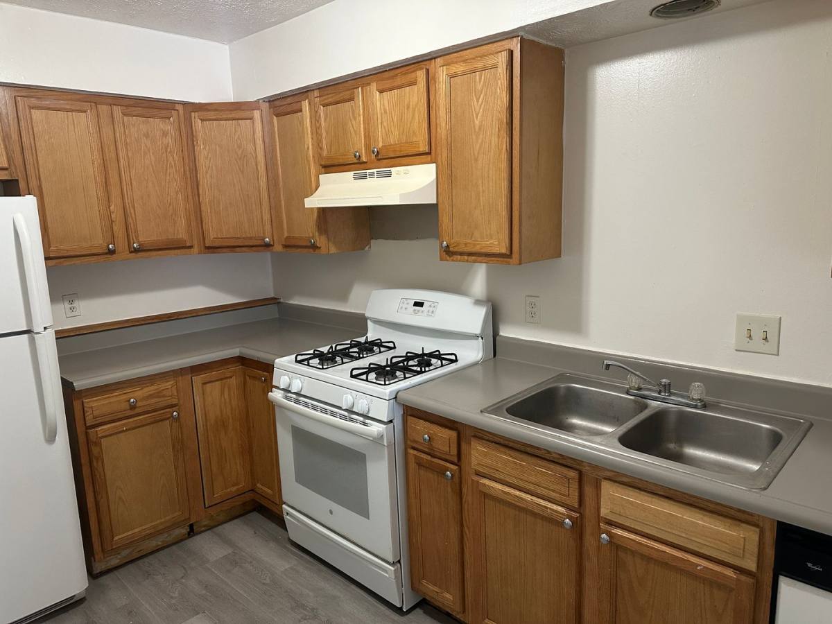 Townhouse for rent at 101 Lemans Dr, Youngstown, OH 44512