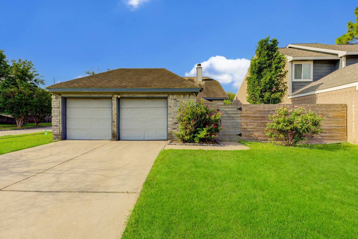 House for rent at 3603 Storm Creek Dr, Houston, TX 77088