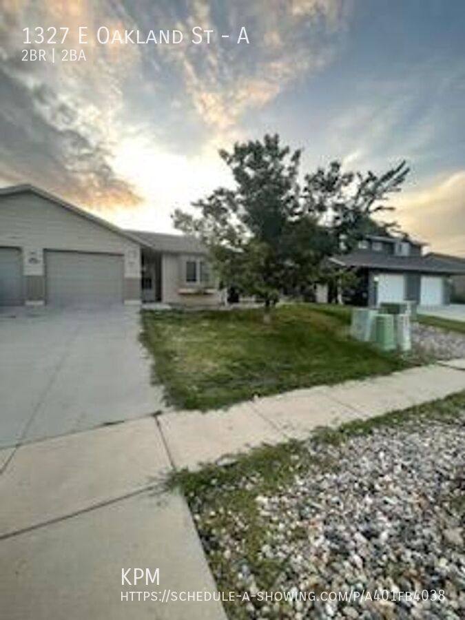 Townhouse for rent at 1327 E Oakland St #A, Rapid City, SD 57701