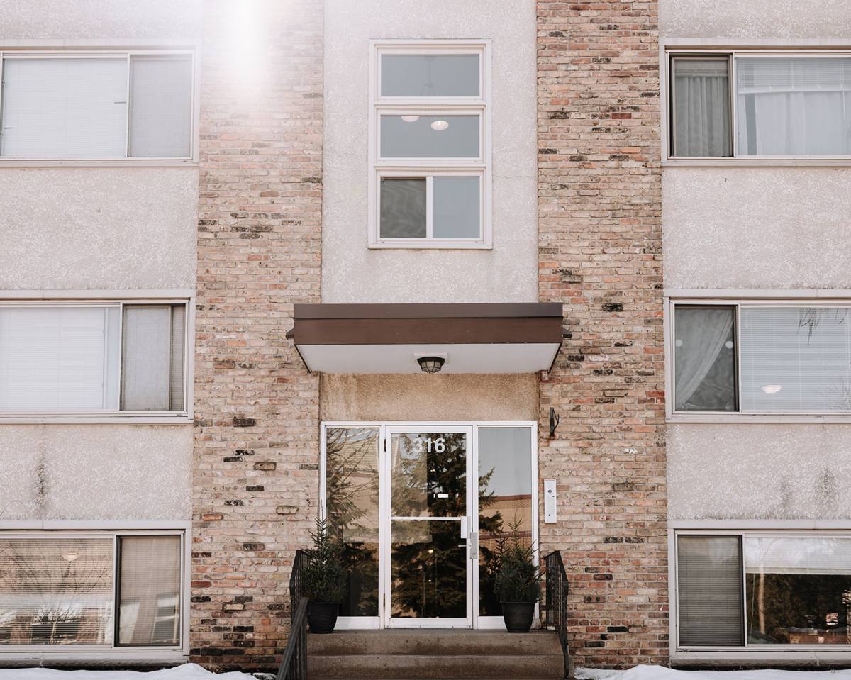 Apartment for rent at 316 4th St SE, Minneapolis, MN 55414
