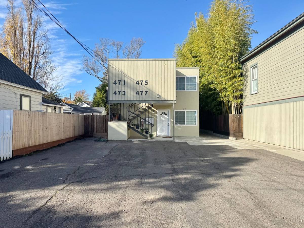 Apartment for rent at 471 -473 Cross St, Napa, CA 94559