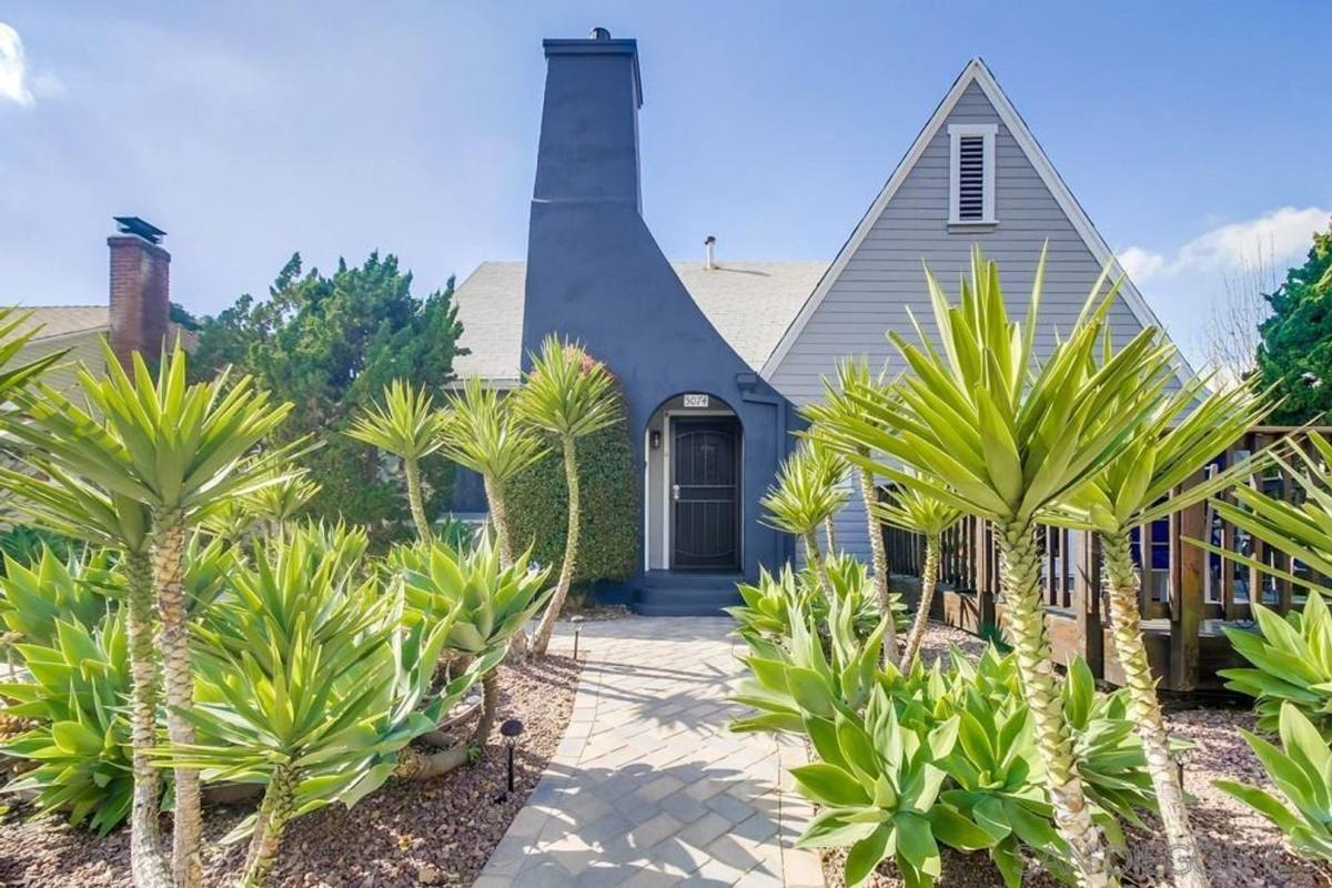 Townhouse for rent at 5074 35th St, San Diego, CA 92116