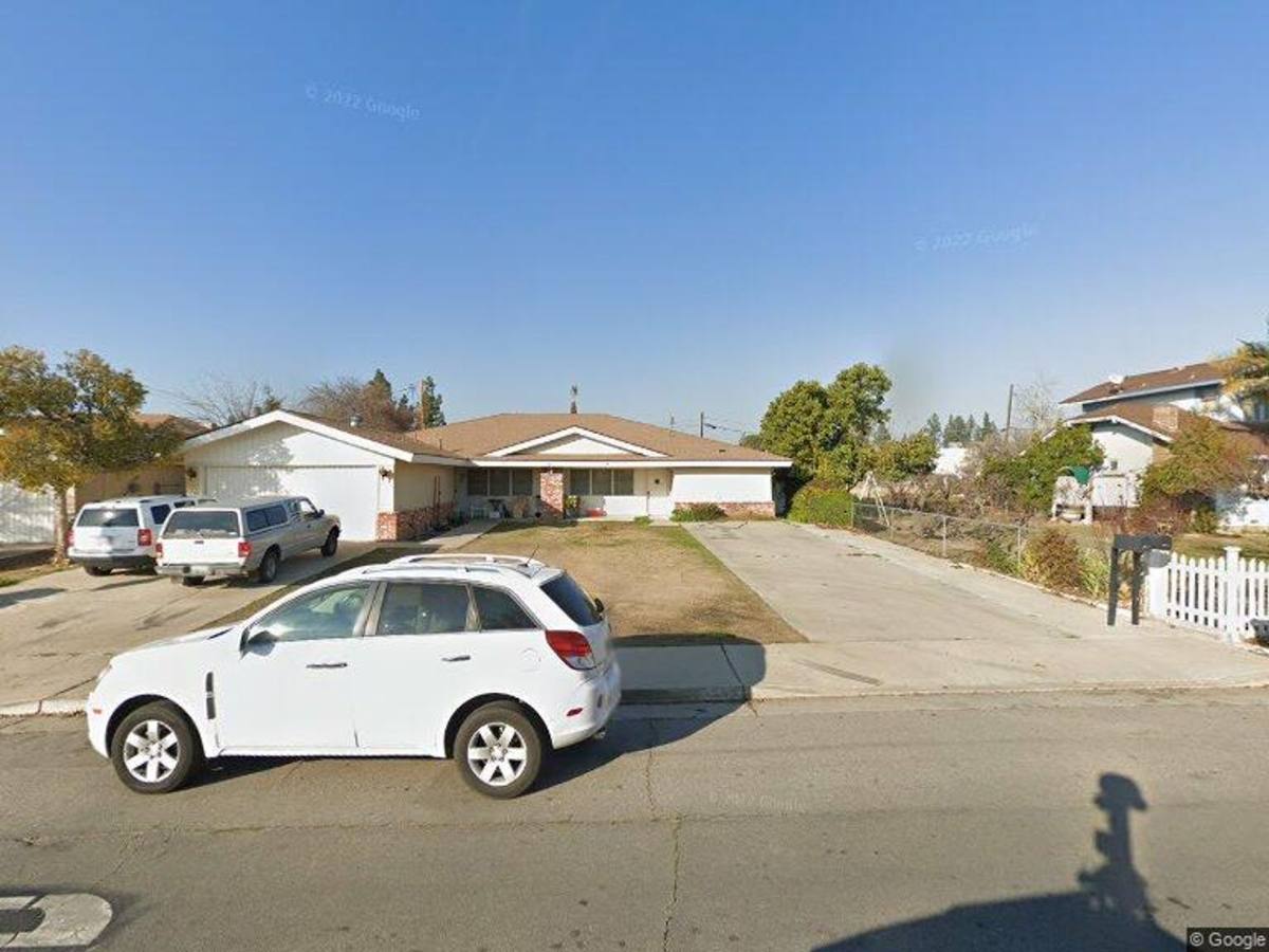 Apartment for rent at 200 Douglas St, Bakersfield, CA 93308