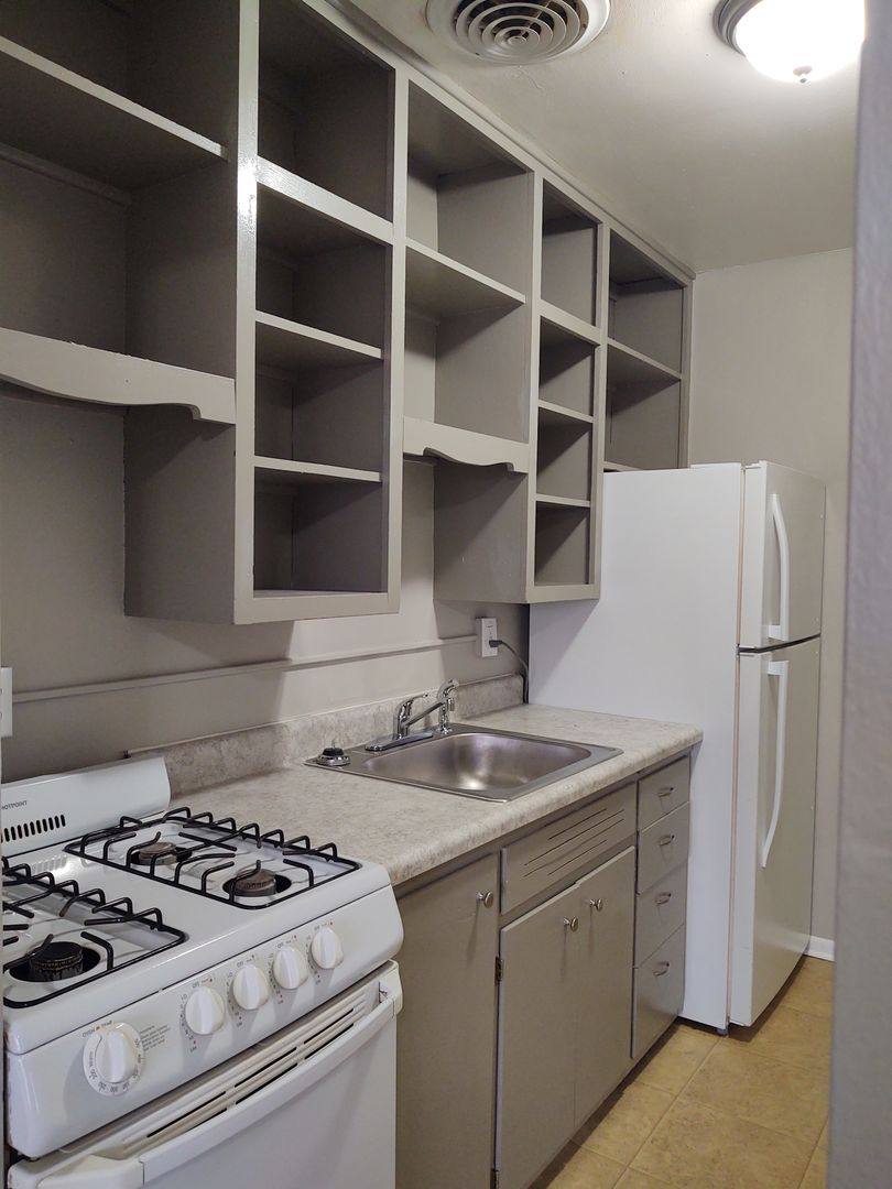 Apartment for rent at 3015 30th St, Des Moines, IA 50310