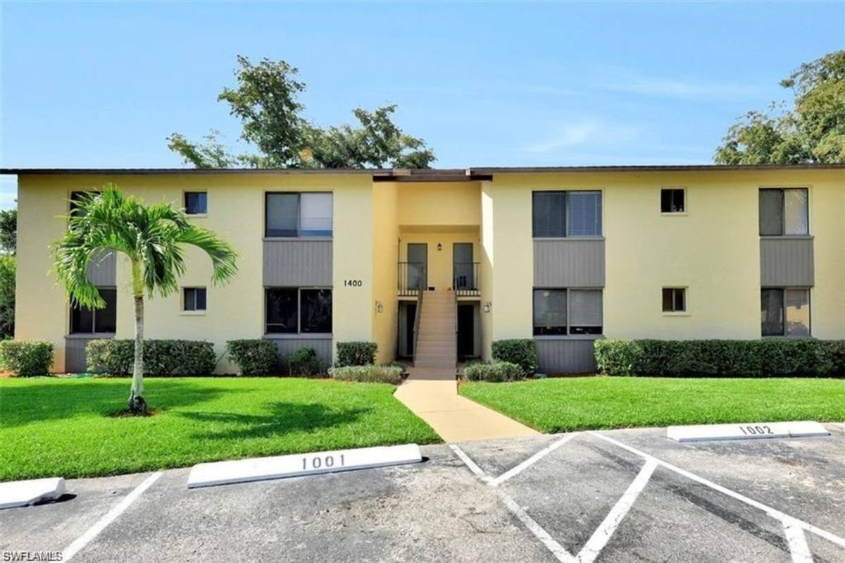 Condo for rent at 1400 Green Valley Circle, Naples, FL 34104
