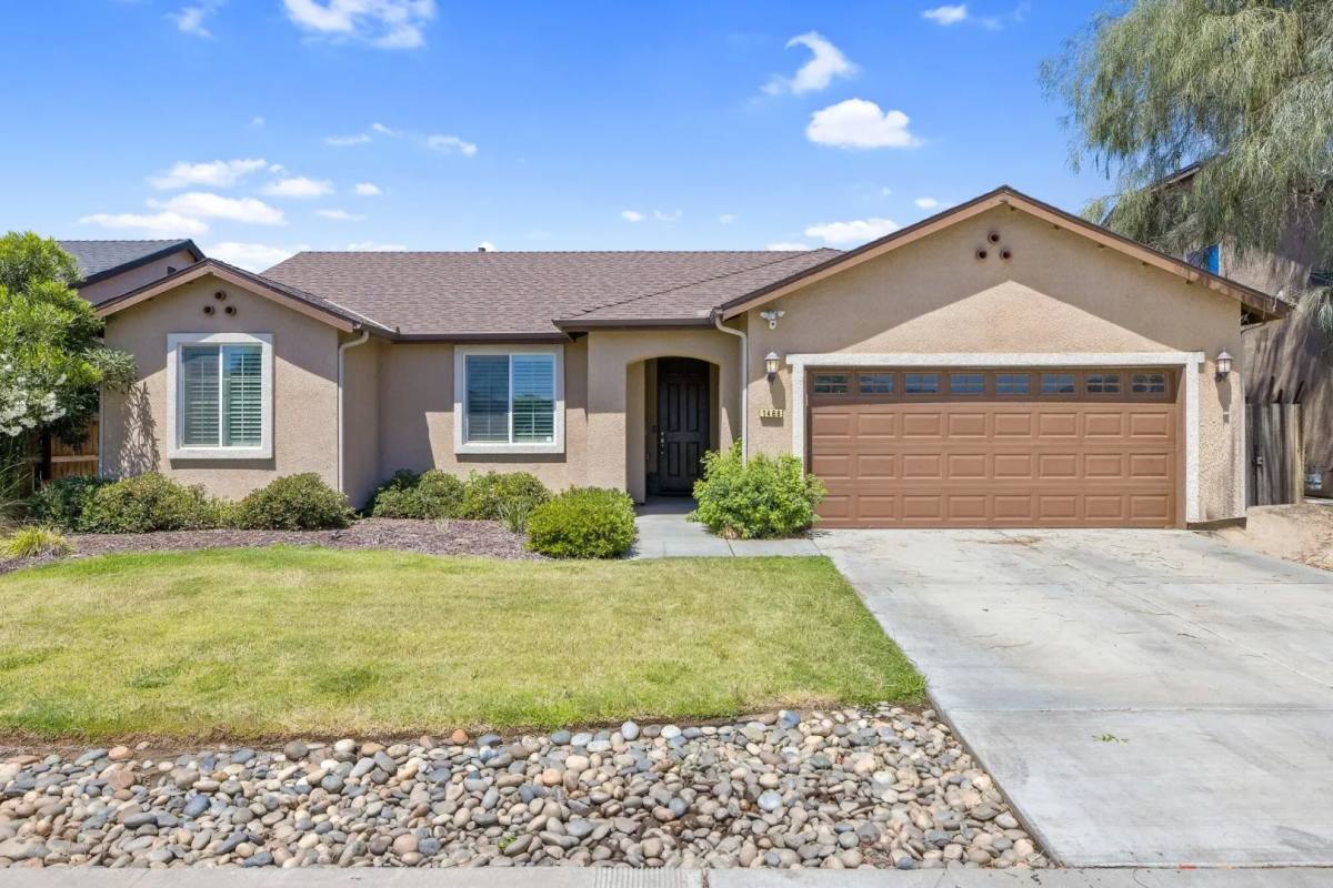House for rent at 1468 S Monterey Ave, Hanford, CA 93230