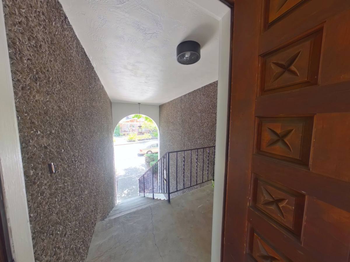 Apartment for rent at 33 E 30th Ave, Eugene, OR 97405
