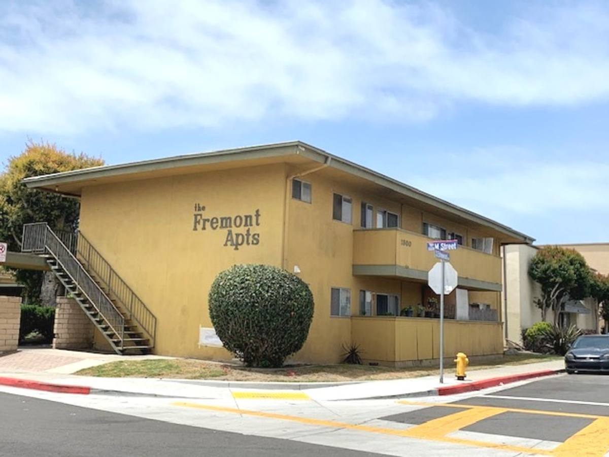 Apartment for rent at 1300 Edgewood Way, Oxnard, CA 93030