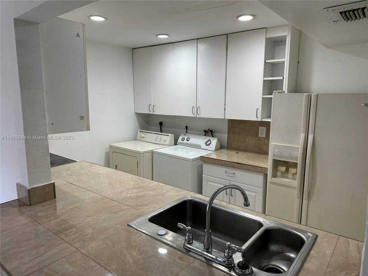 Townhouse for rent at 2763 NW 196 St, Miami Gardens, FL 33056