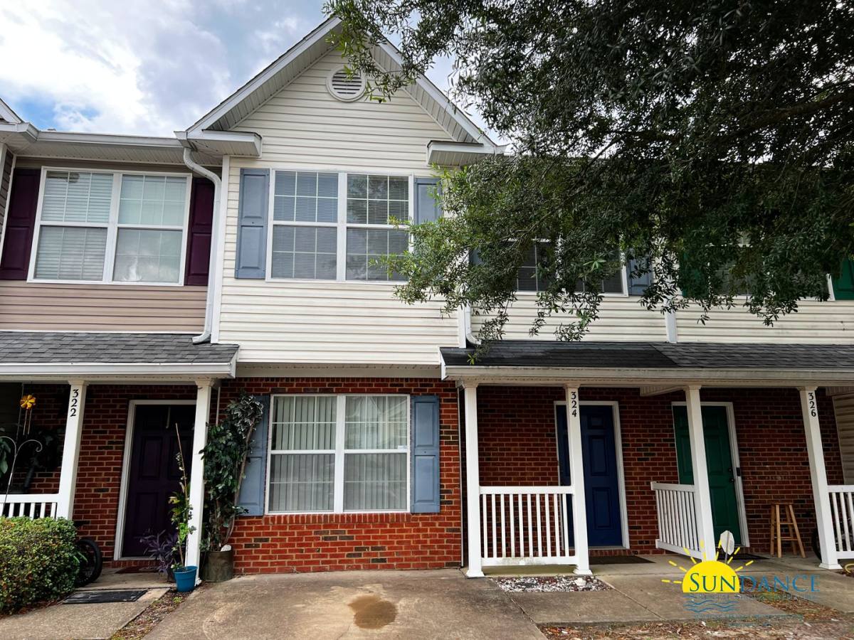 Townhouse for rent at 324 Crooked Pine Trail, Crestview, FL 32539