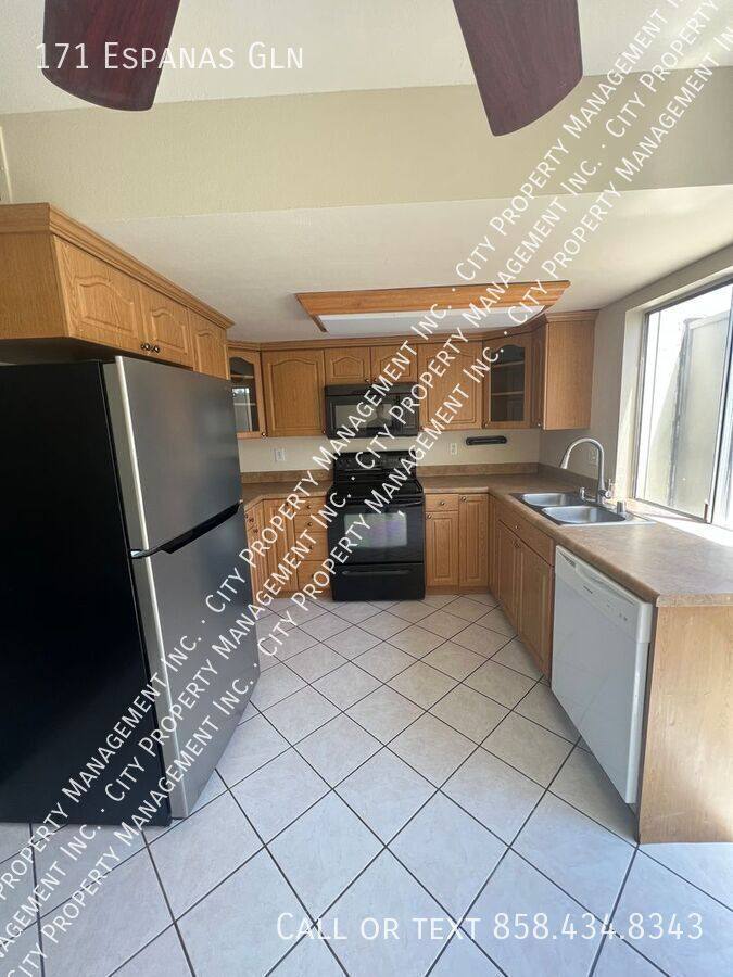 House for rent at 171 Espanas Glen, Escondido, CA 92026
