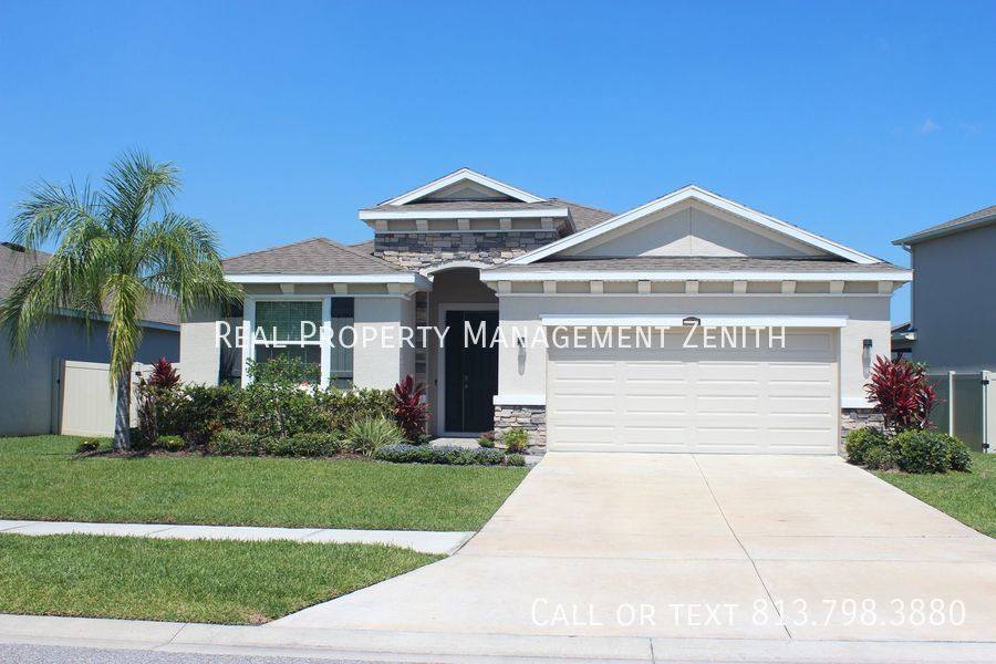 House for rent at 33163 Sand Creek Dr, Wesley Chapel, FL 33543
